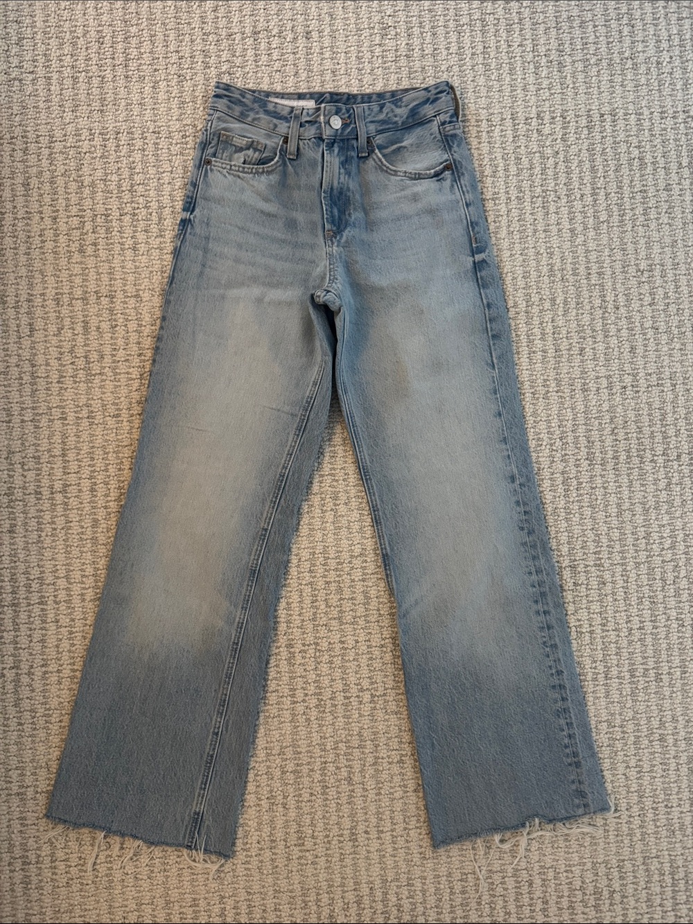 Zara Light Wash Distressed Hem Slit Jeans Size 0